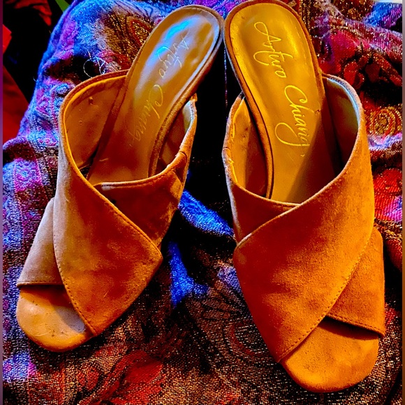 Arturo Chiang Leather Crossed Strap Sandals with Heels, Size 8 1/2 - Picture 3 of 5